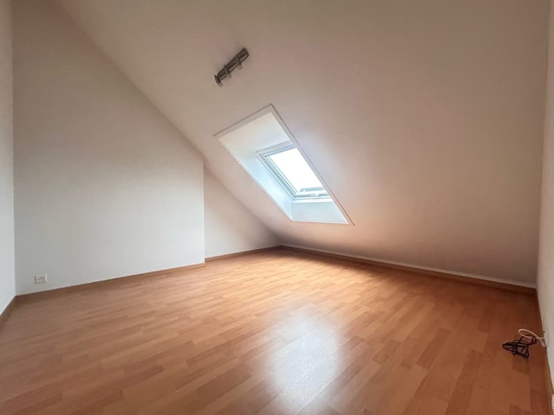 charmante 4.5-Zimmer-Duplexwohnung mit Bergblick (7)