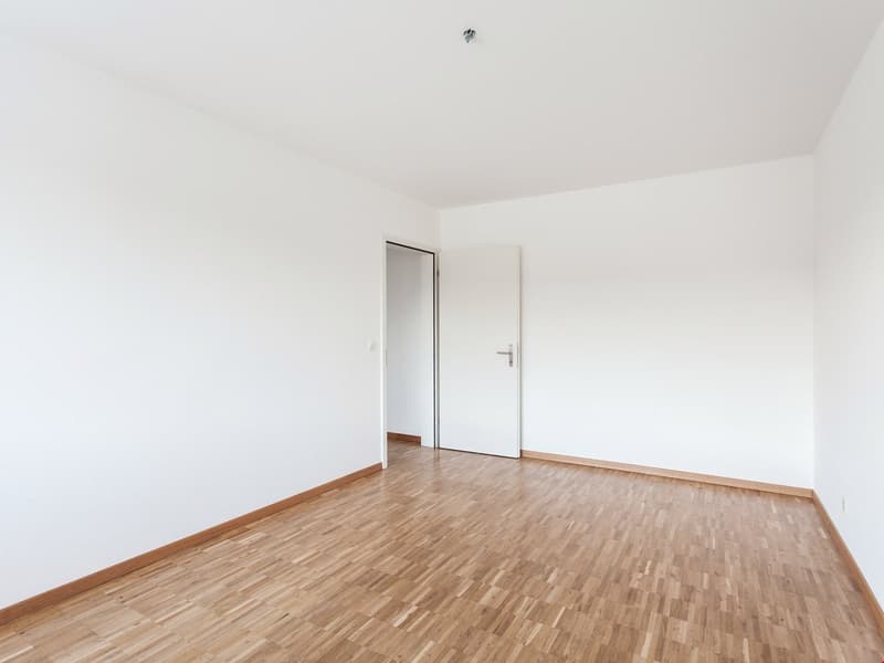 Modern 2.5-room apartment with balcony in St. Gallen (6)