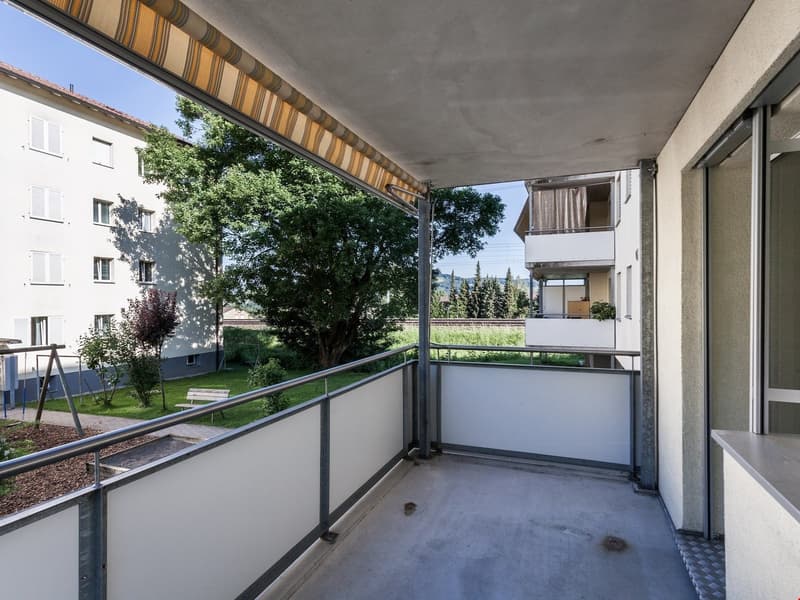 Appartement de 4 pièces lumineux et bien entretenu avec balcon à St. Gallen (2)