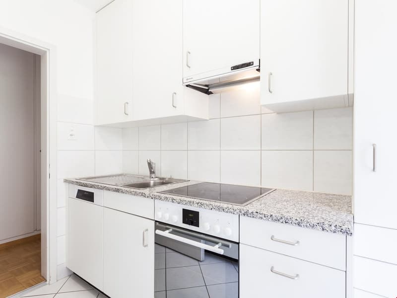Bei den Fotos handelt es sich um sinngemässe Bilder einer ähnlichen Wohnung