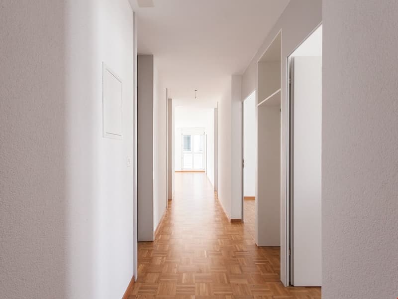ACHTUNG: Die Fotos sind Symbolbilder vom selben Wohnungstyp im 3. OG.