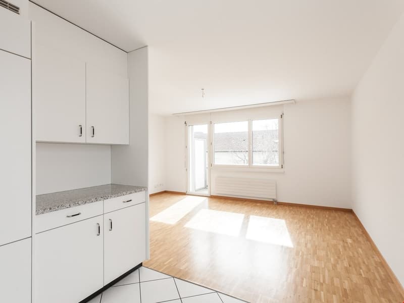 Bei den Fotos handelt es sich um sinngemässe Bilder einer baugleichen Wohnung.