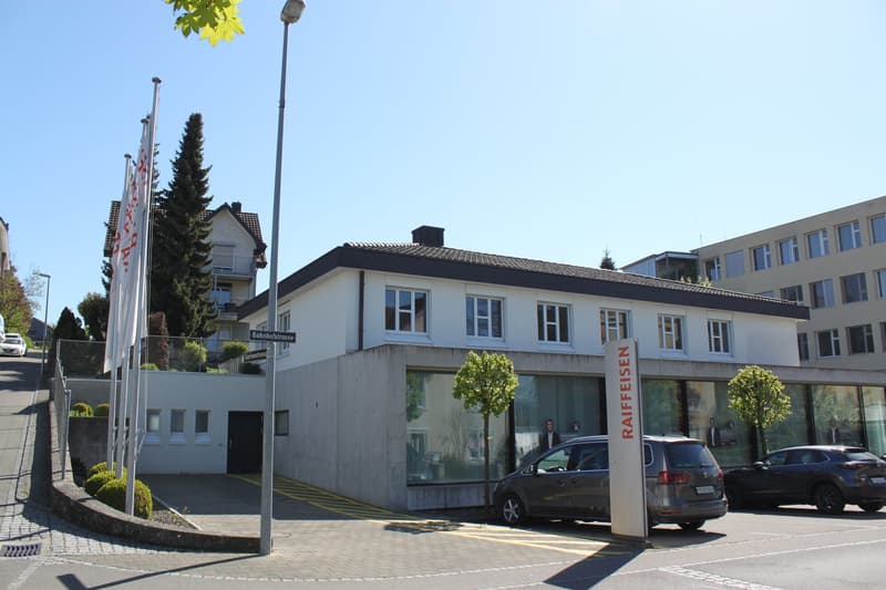 Gewerbe- und Bürogebäude im Zentrum von Sulgen (1)