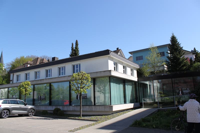 Gewerbe- und Bürogebäude im Zentrum von Sulgen (2)
