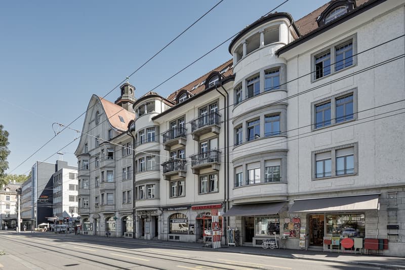 Art Nouveau apartment in the heart of Seefeld (2)
