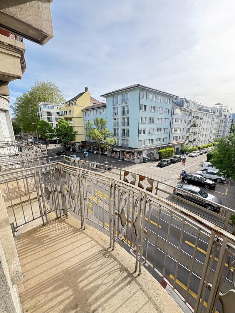 Art Nouveau apartment in the heart of Seefeld (10)