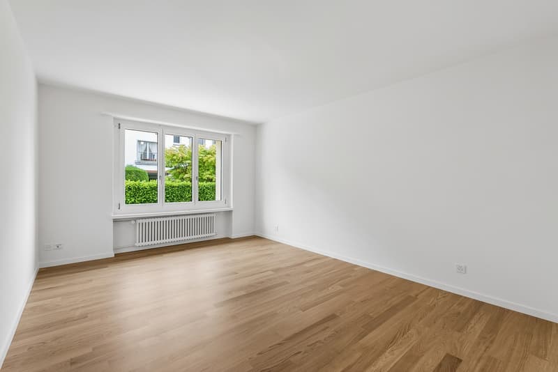 3-Bedroom Apartment with Garden Seating Area (7)