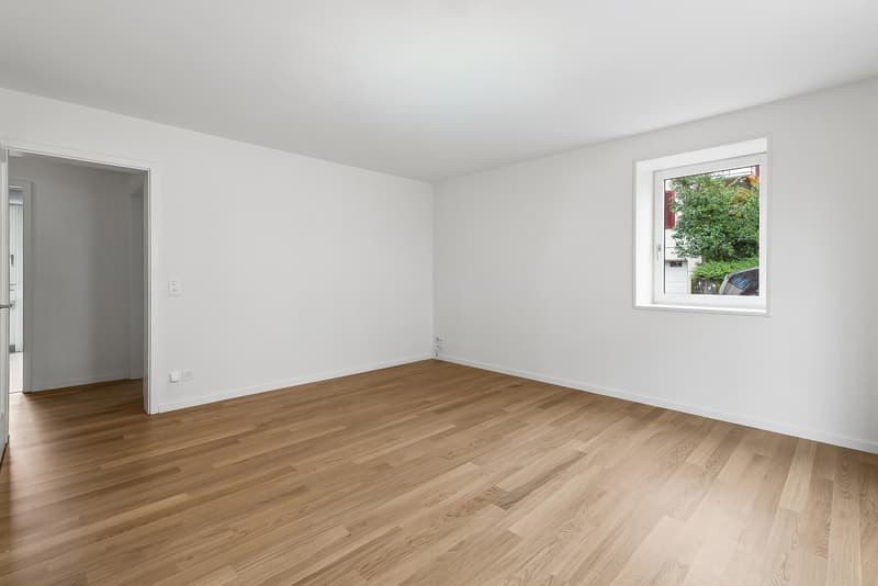3-Bedroom Apartment with Garden Seating Area (10)