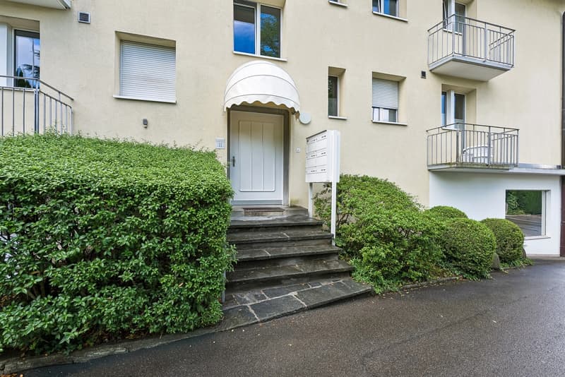 3-Bedroom Apartment with Garden Seating Area (3)