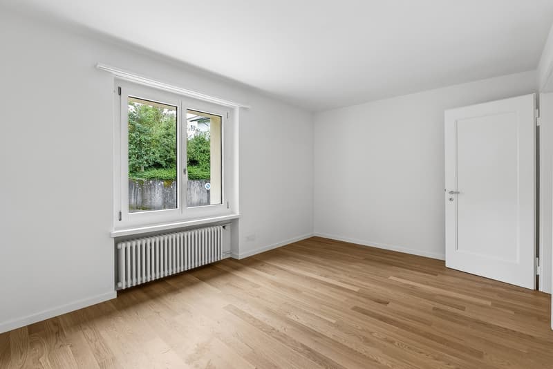 3-Bedroom Apartment with Garden Seating Area (13)