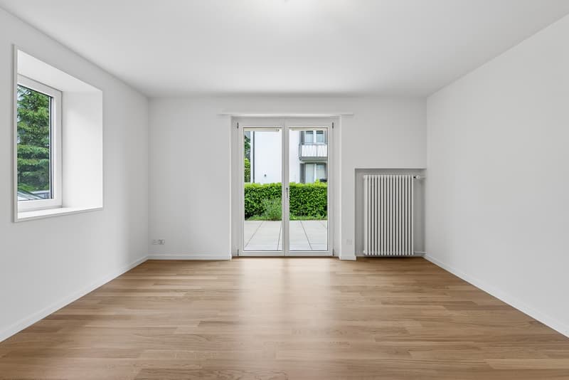 3-Bedroom Apartment with Garden Seating Area (11)
