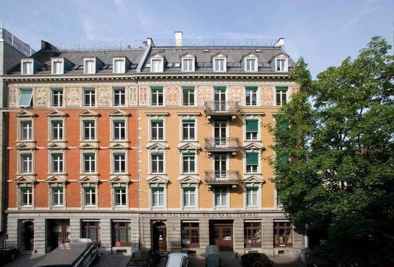 POP-UP STUDIO / RETAIL SPACE DIRECTLY AT STADELHOFEN STATION (6)