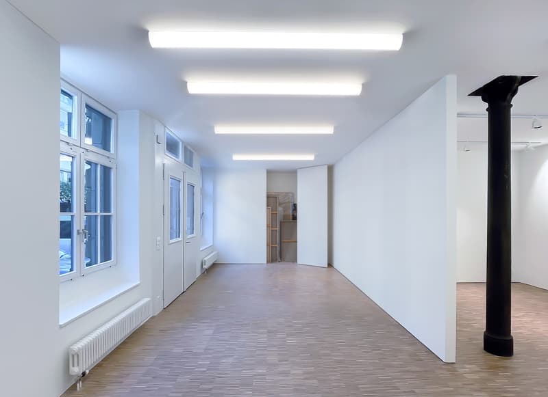 POP-UP STUDIO / RETAIL SPACE DIRECTLY AT STADELHOFEN STATION (1)