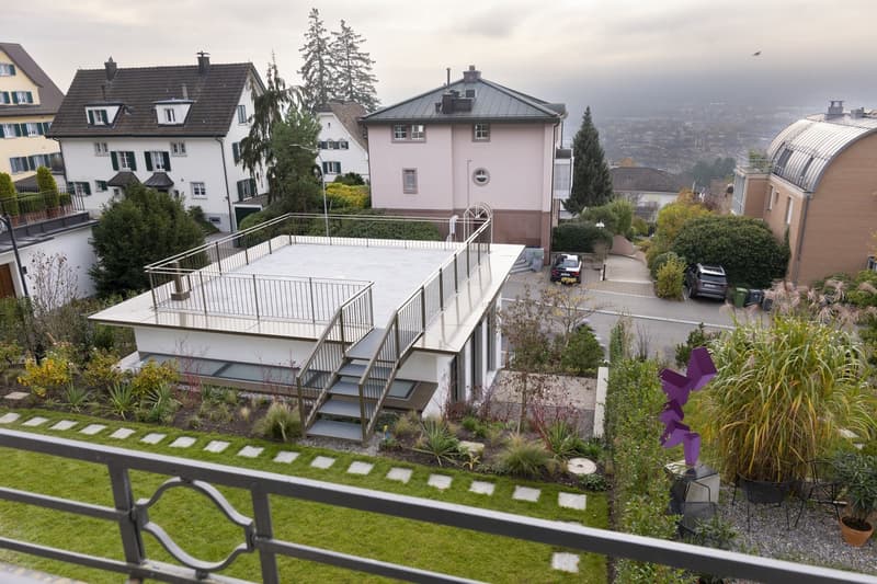 Villa on Zürichberg with a view of the city, lake, and mountains (2)