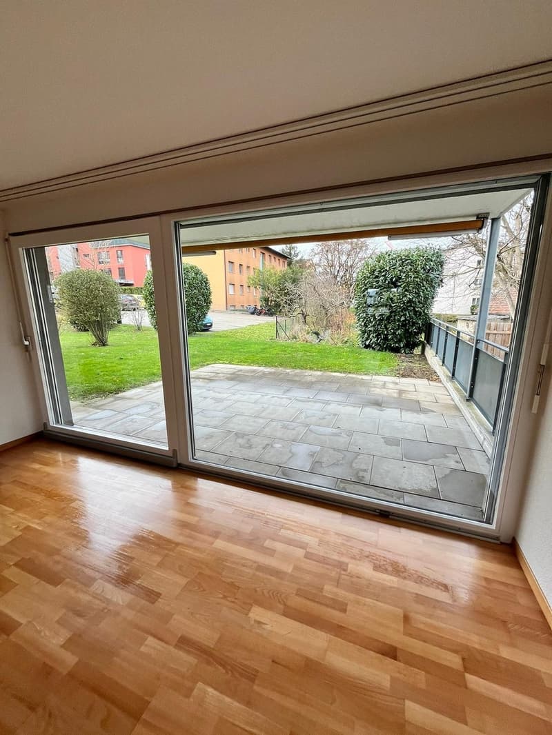 Moderne 4.5-Zimmer-Wohnung mit Terrasse (7)