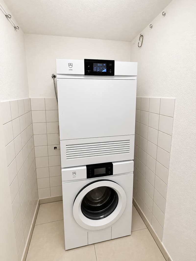 Grosszügige 3½-Zimmer-Wohnung mit 71 m² Terrasse ins Grüne (12)