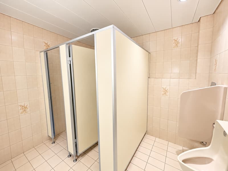 Flexible Bürofläche mit viel Tageslicht in Fällanden (5)