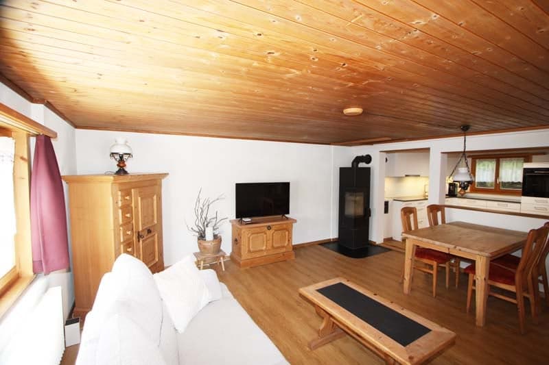 Chalet-style blockhouse with stable and meadow (6)