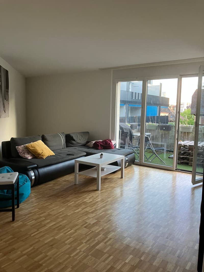 Appartamento di 4 locali a Zürich Seebach in affitto! (2)