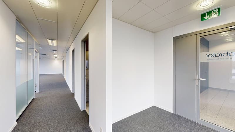Spazio ufficio/commerciale rappresentativo con vista panoramica - Lavorare dove inizia il successo (7)
