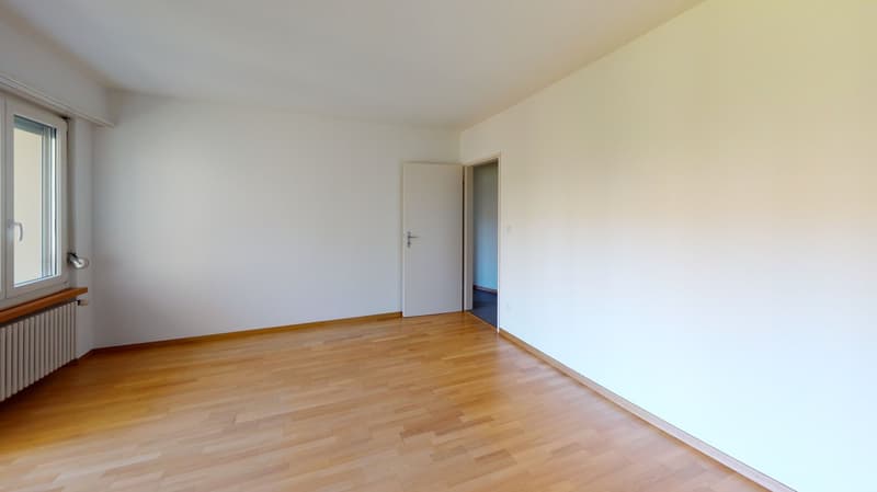 Grosszügige 6-Zimmerwohnung mit zwei Balkonen in Dietikon zu vermieten! (4)