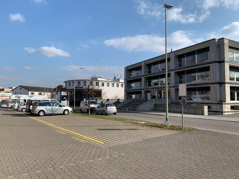 Parkplatz im Freien in Dietlikon gesucht? (1)