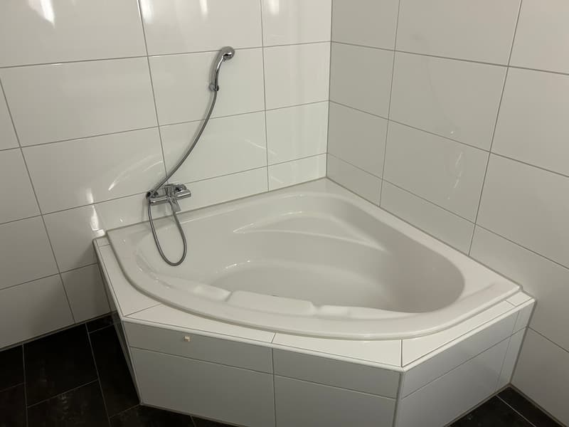 Moderne 5.5 Zimmerwohnung im Familien-Quartier (7)