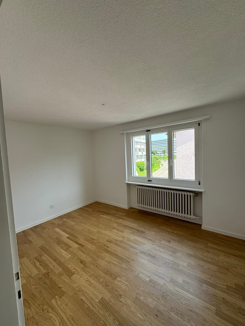 Bright apartment in child-friendly residential area in Glattbrugg (3)