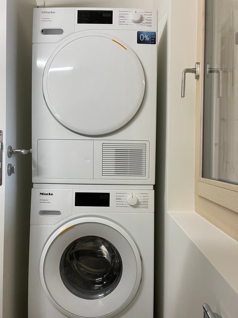 Spacious, modern 2.0-room apartment (studio) for rent in Höri! (10)