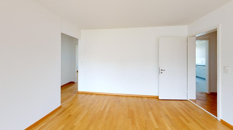 Helle 5-Zimmer-Wohnung mit Balkon in Glattbrugg zu vermieten! (4)