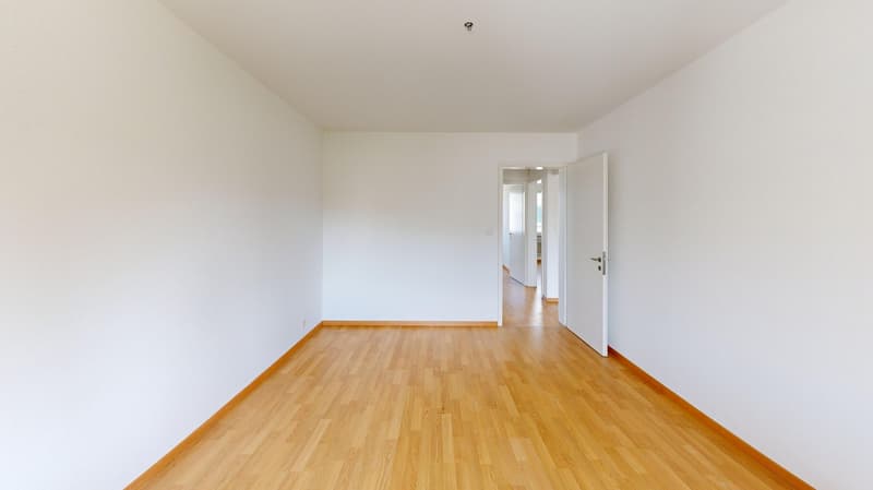 Helle 5-Zimmer-Wohnung mit Balkon in Glattbrugg zu vermieten! (8)