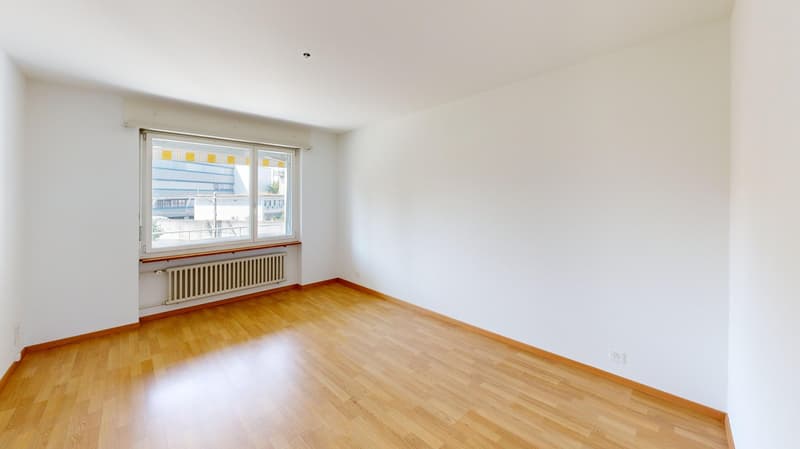 Helle 5-Zimmer-Wohnung mit Balkon in Glattbrugg zu vermieten! (6)