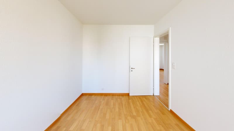 Helle 5-Zimmer-Wohnung mit Balkon in Glattbrugg zu vermieten! (7)