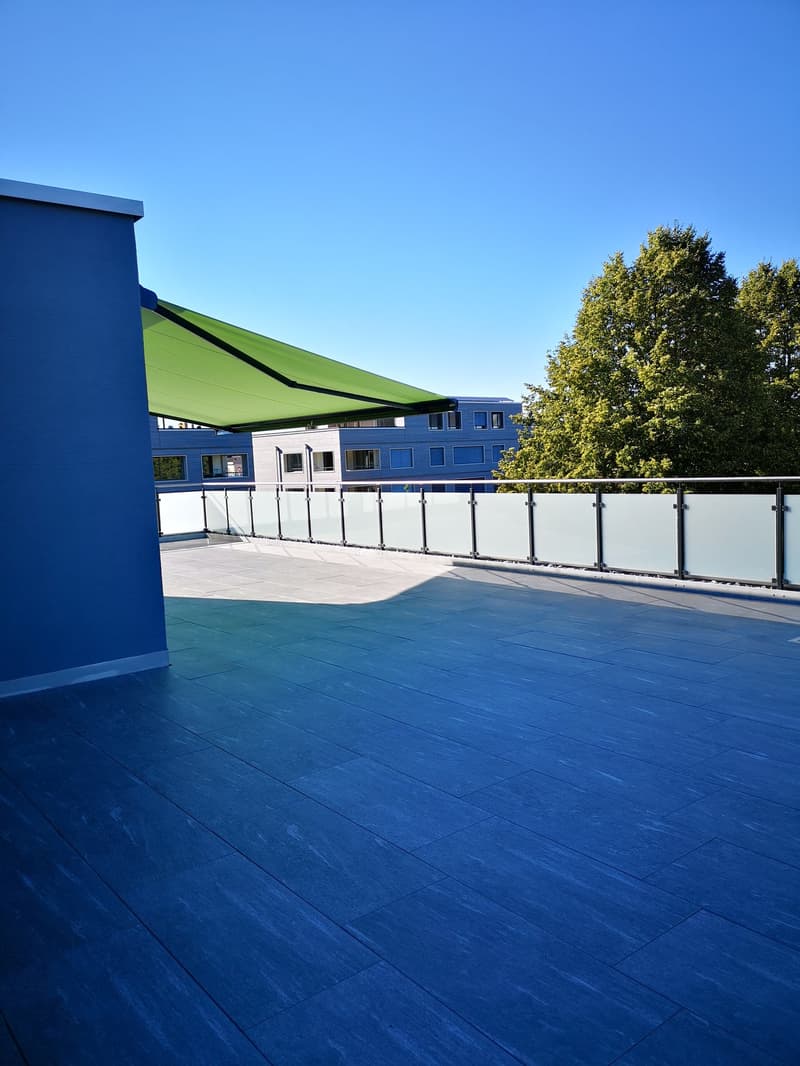 Moderne 3.5-Zimmer-Wohnung mit Terrasse und Aussicht (13)