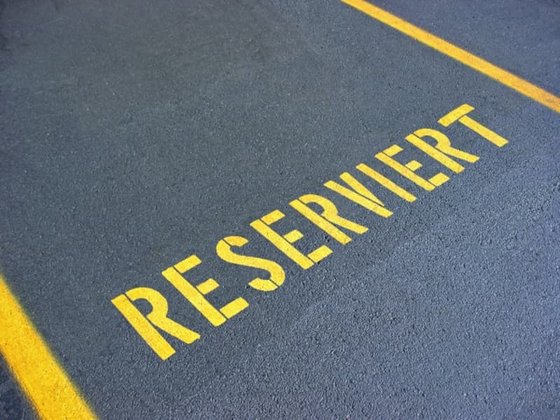 Parkplatz in Einstellhalle