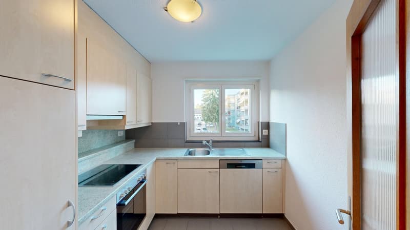 Ruhige 4.5-Zimmer-Wohnung mit Balkon und Garage in Nürensdorf (1)