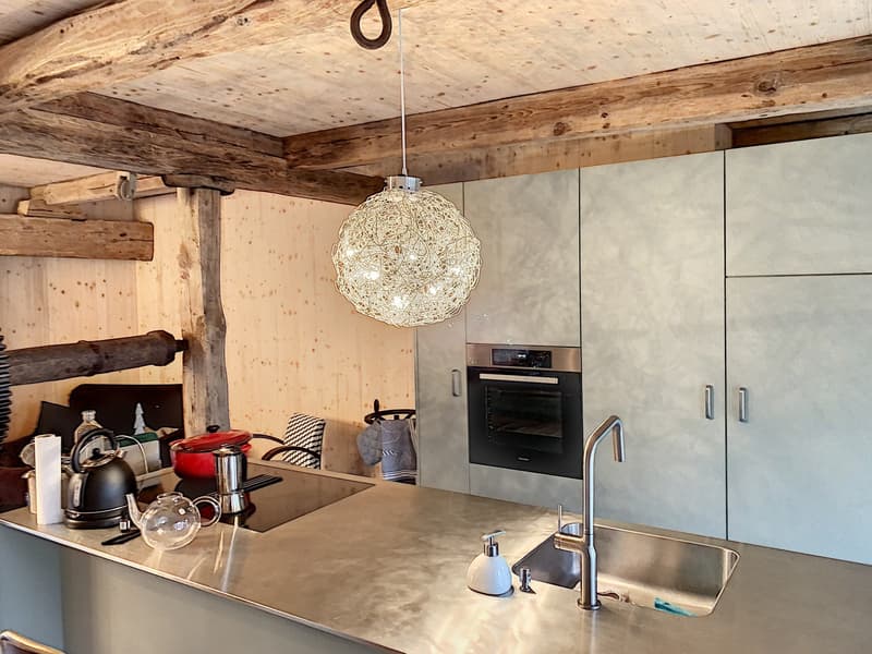 Beautiful unusual 3.5-room apartment on the ground floor (2)