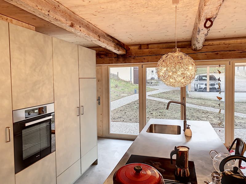 Beautiful unusual 3.5-room apartment on the ground floor (4)