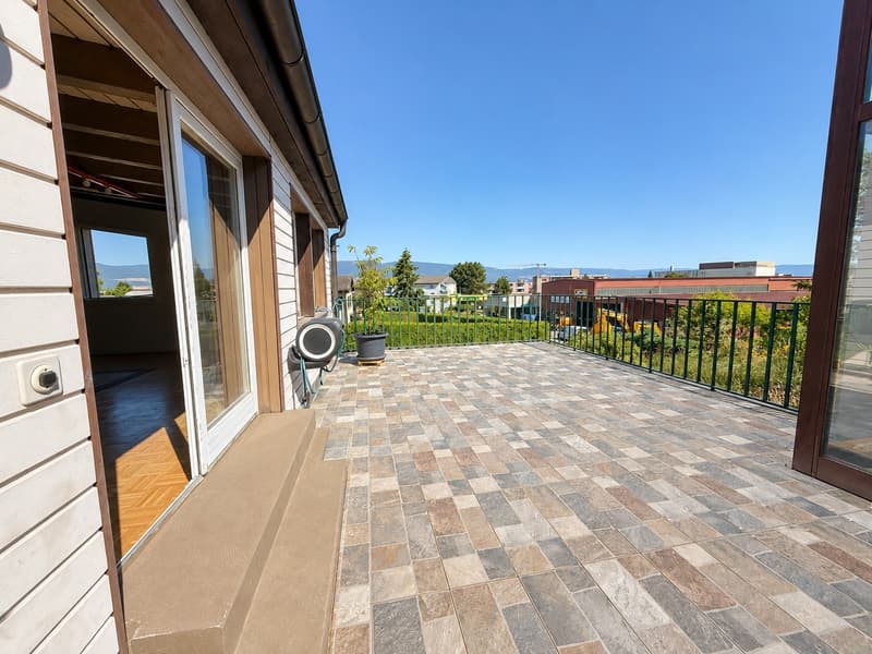 Surface commerciale avec terrasse  à proximité immédiate de lautoroute (8)