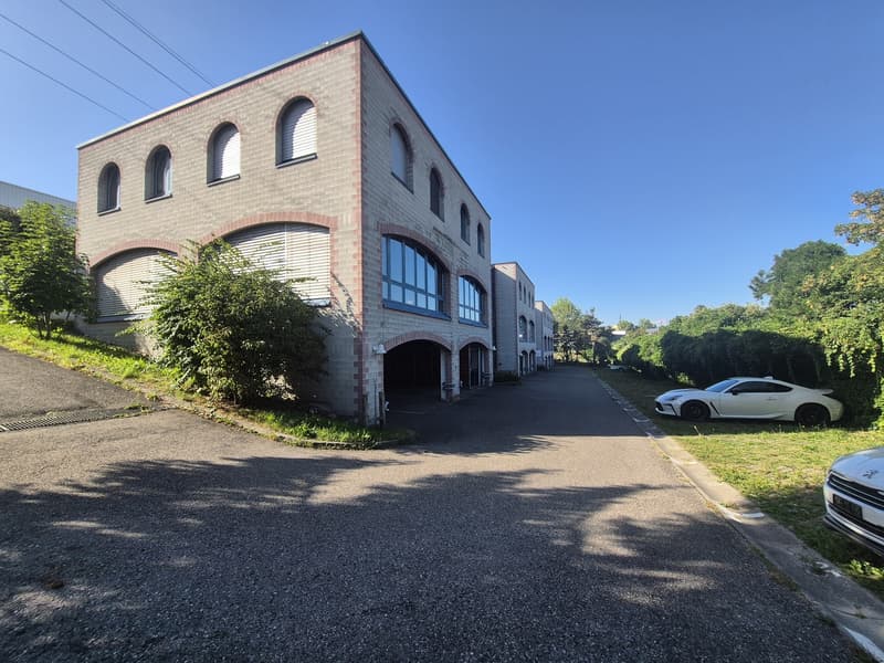 Surface de bureaux attractive et flexible, idéalement située à Granges-Paccot (2)