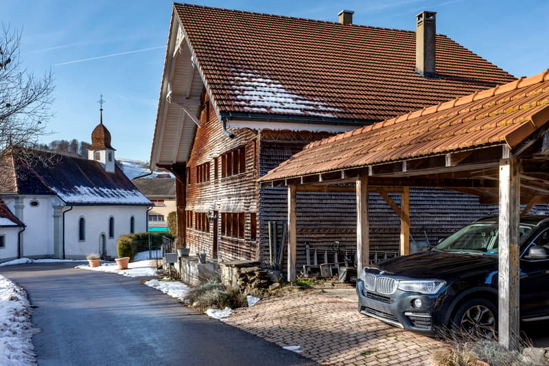 Ferme de caractère rénovée avec soin au coeur de La Roche (5)