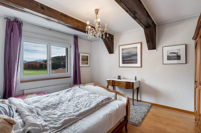 Maison familiale avec vaste atelier au sous-sol (7)