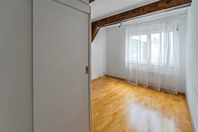 Maison familiale avec vaste atelier au sous-sol (6)