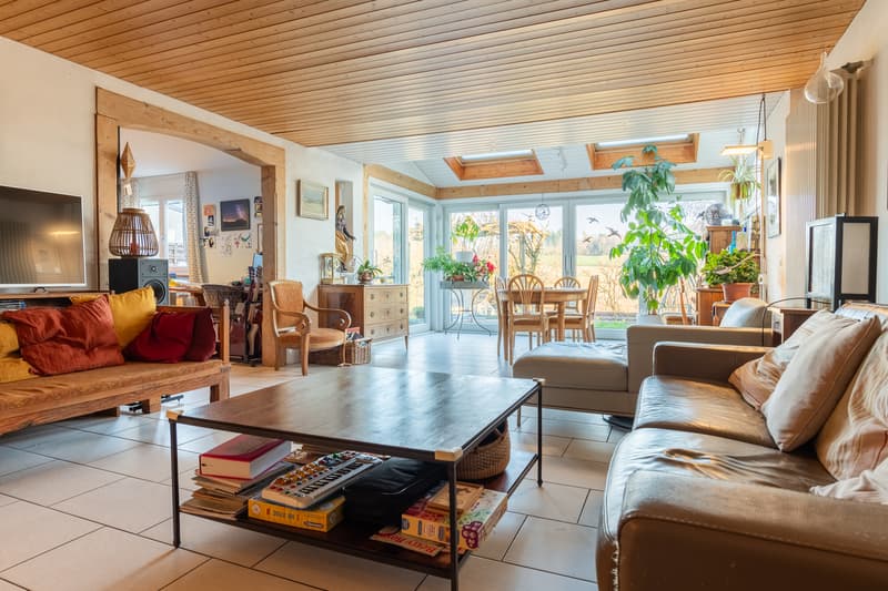 Maison jumelée lumineuse avec véranda et jardin - située en impasse (6)