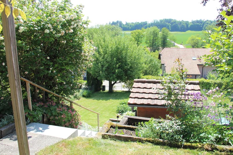 Maison jumelée lumineuse avec véranda et jardin - située en impasse (3)