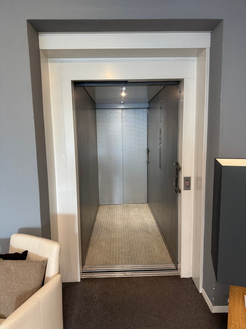 Gemischt genutztes Immobilien-Ensemble / Ensemble immobilier mixte (5)