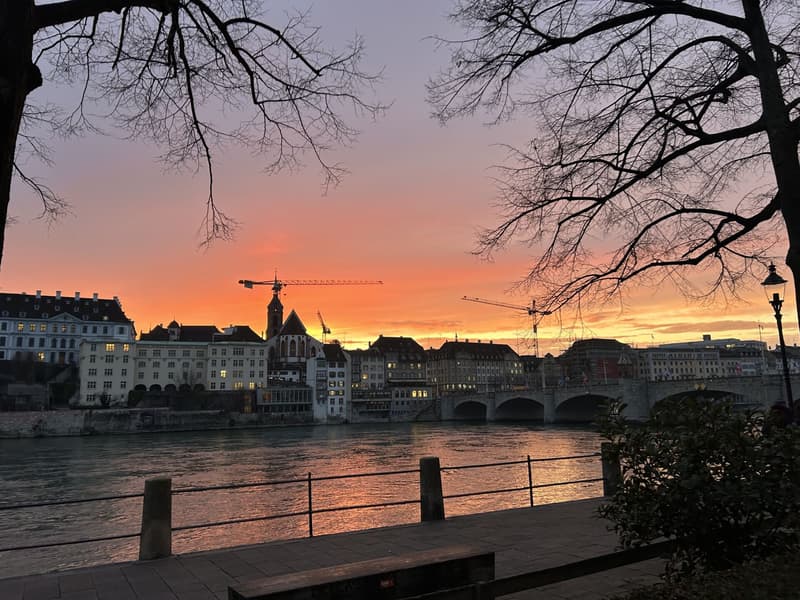 Am Puls der Stadt Basel - 4.5 Zimmerwohnung am Rhein zu vermieten (1)