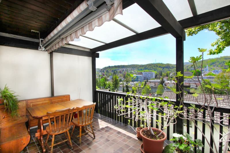 Sonnige und ruhige Terrasse mit toller Aussicht