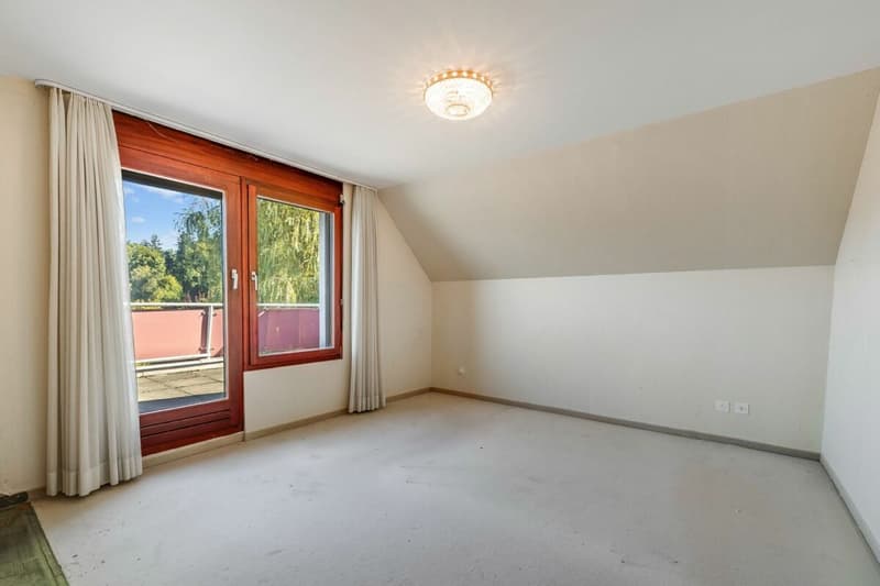 Weiteres Schlafzimmer mit Zugang zur Terrasse