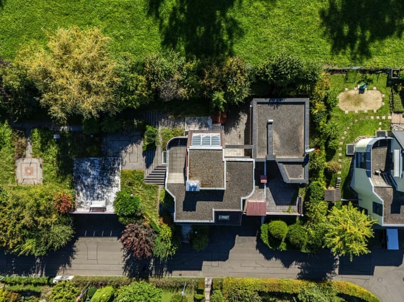 Casa unifamiliare indipendente su un grande terreno in una posizione tranquilla (13)